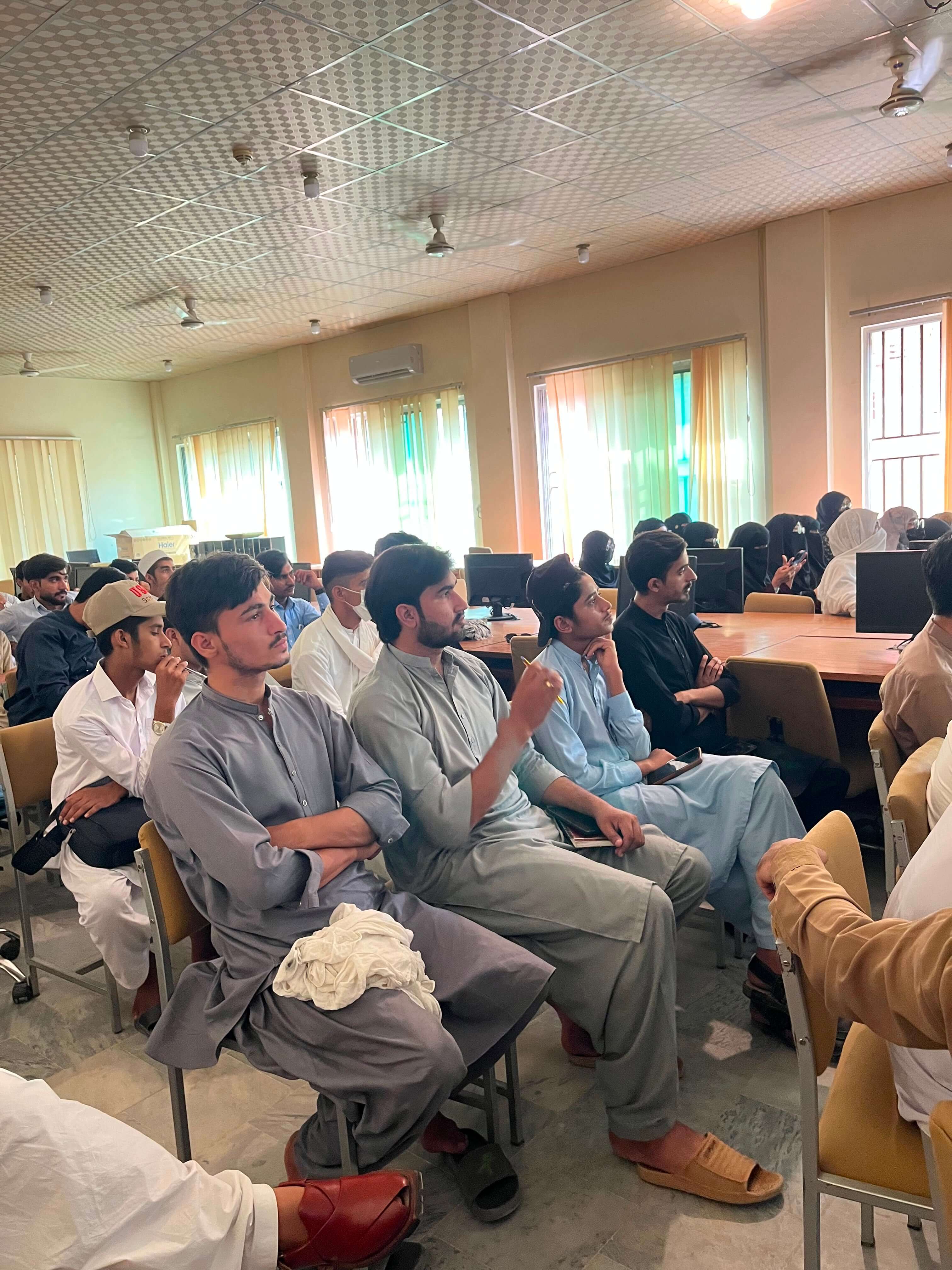 Hunar Tehreek training class in session — photo 1